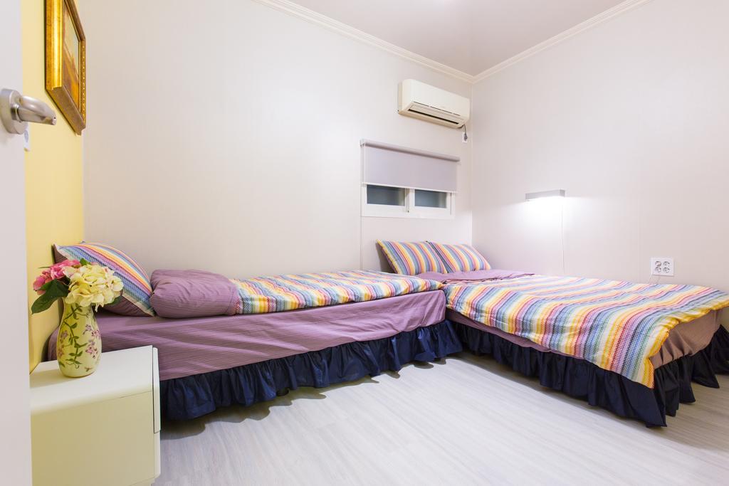 Oh Blue Guesthouse Seoul Room photo